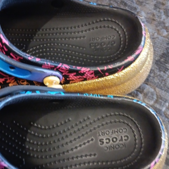 Crocs Rainbow High Gold Glitter Clogs  Youth Size J6 NIB - Picture 9 of 9